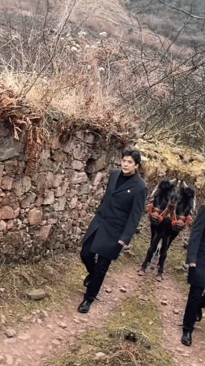 1655540769402.gif 1655540769402.gif