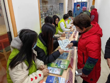 消费者权益保护普法活动现场 志愿者摄 消费者权益保护普法活动现场 志愿者摄