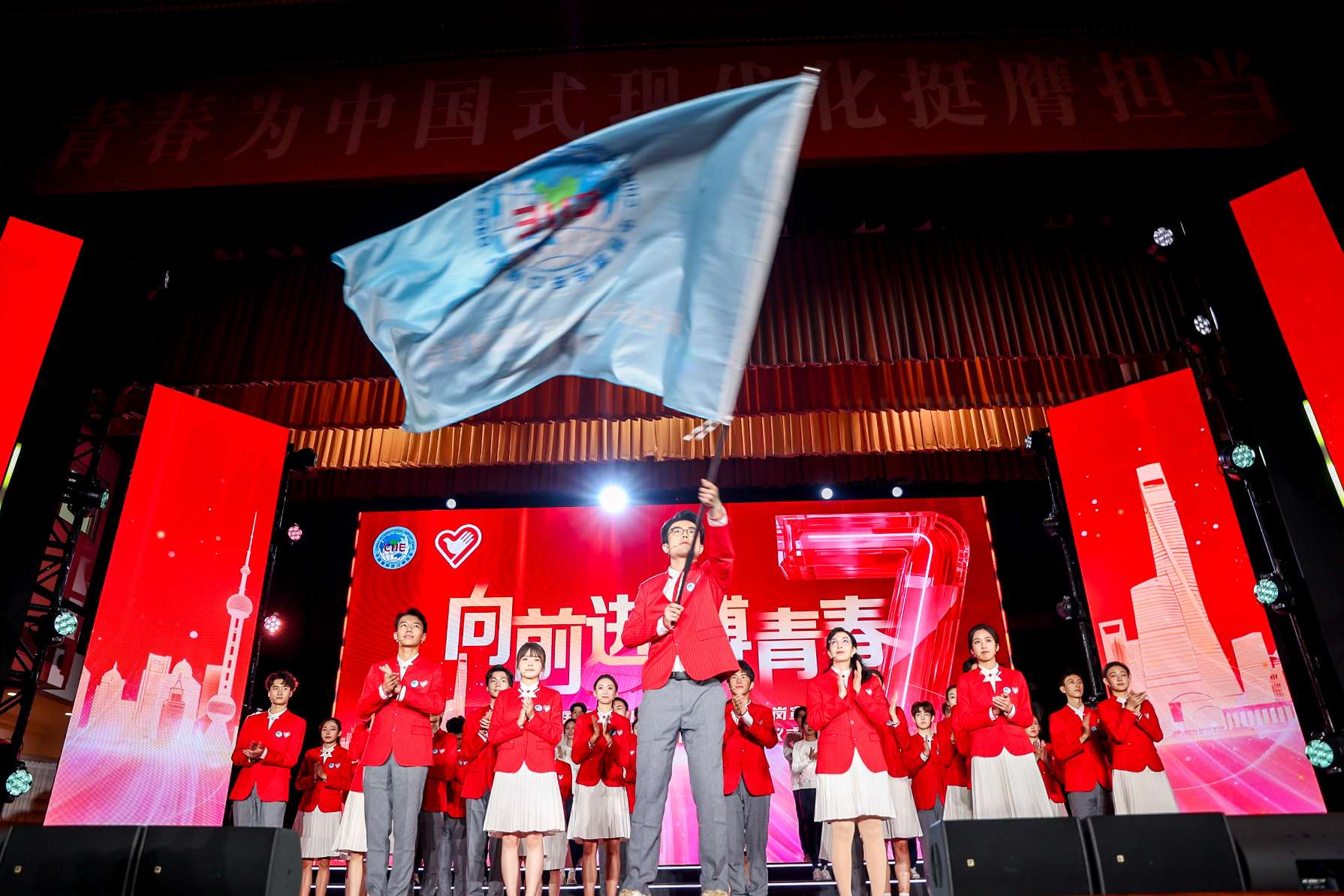 市级出征2.jpg