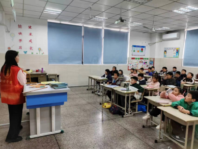 上海立信会计金融学院会计学院在陈春小学开展支教服务活动 上海立信会计金融学院会计学院在陈春小学开展支教服务活动