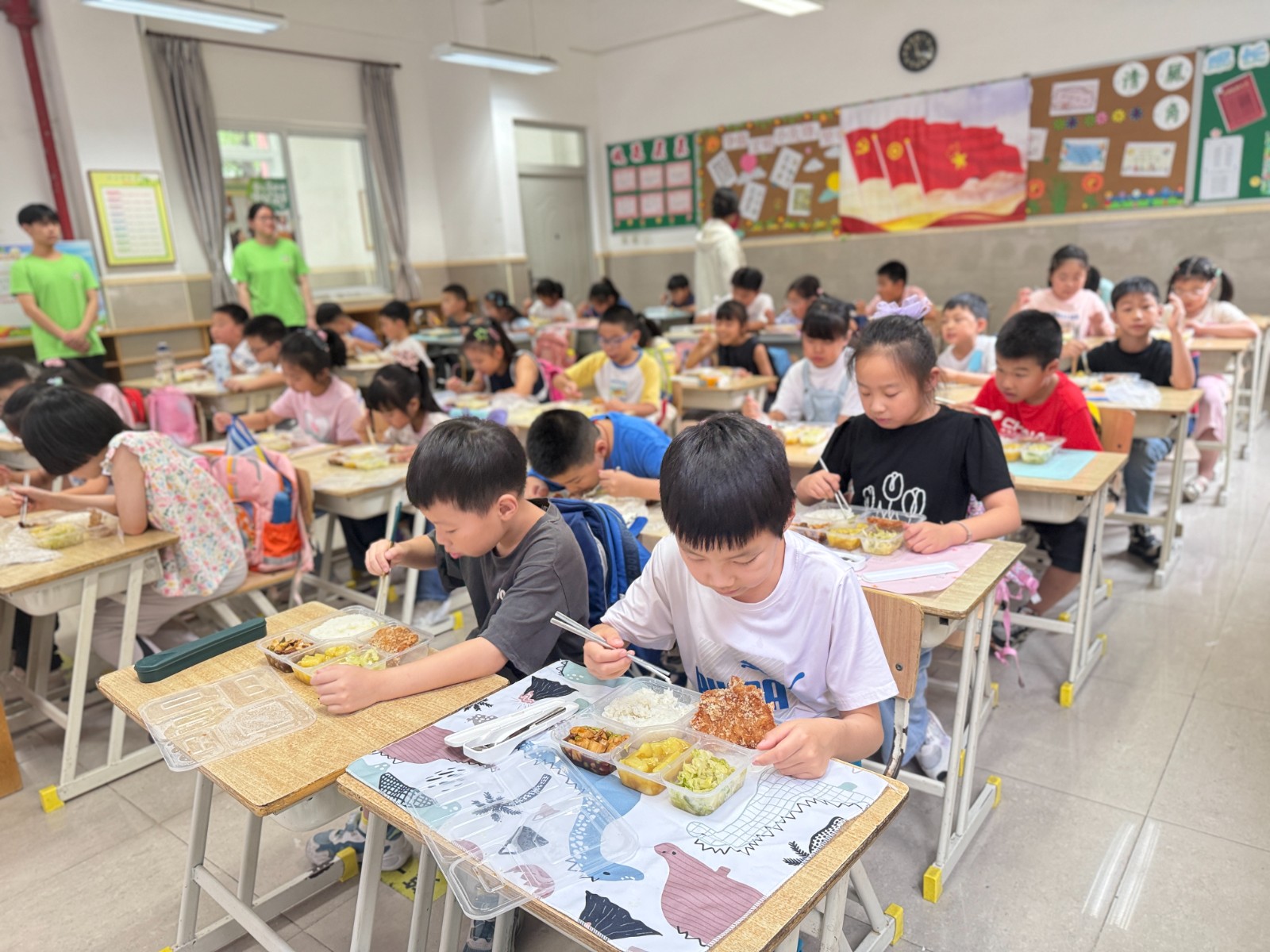 吃饭图.jpg 吃饭图.jpg