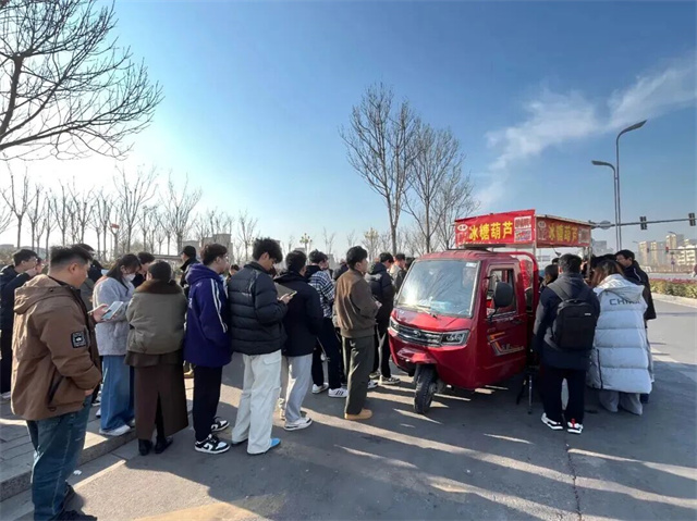 151240_684.jpg 151240_684.jpg