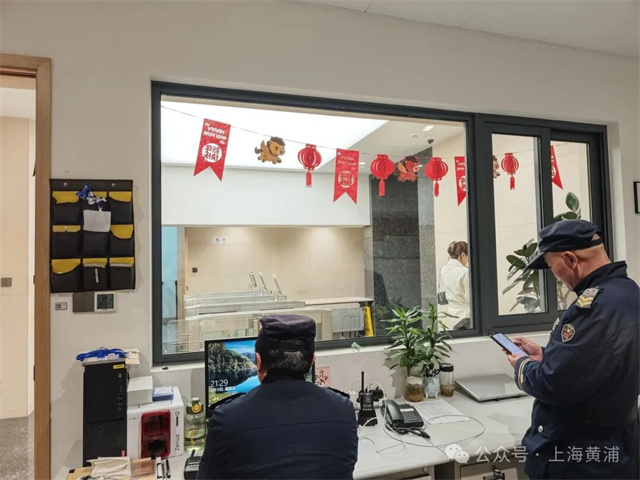 112654_409.jpg 112654_409.jpg