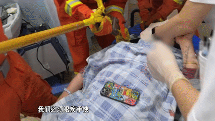 0002256d-701e-44bb-ba99-b1ed7172b049.gif